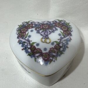Vintage 1985 Heritage House "I Love You‎ Truly" Fine Porcelain Floral Music Box